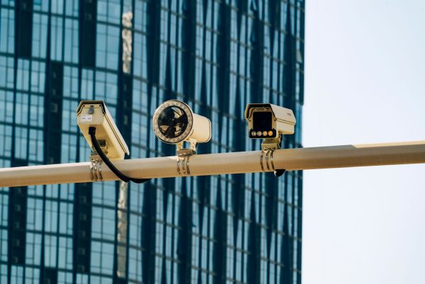Jaki serwer wybrać do monitoringu wizyjnego (CCTV/NVR) – jak dobrać sprzęt do liczby kamer?