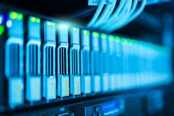 Enterprise backup server – how much storage do you need, which RAID level, and what drives actually make sense?