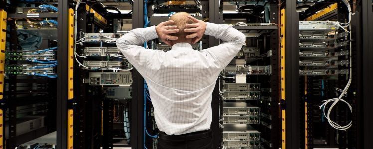 Serwerownia z serwerami typu rack